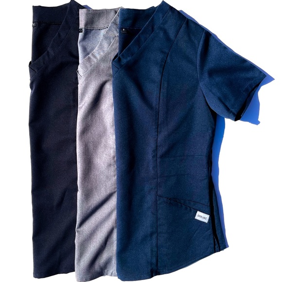 V-Neck Scrub Top & Jogger Style Scrub Bottom - Picture 1 of 4
